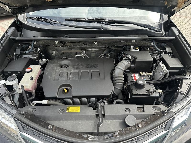 Toyota RAV4 2,0 4x4 TAŽNÉ - fotka 11 z 24