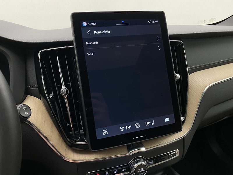 Volvo XC60 T8 AWD RECHARGE ULTRA BRIGHT - fotka 61 z 67