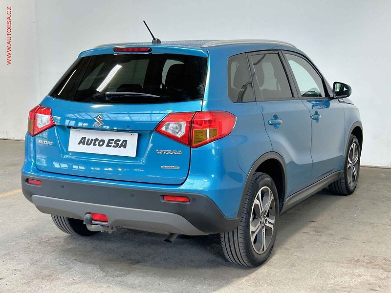 Suzuki Vitara (2017) 1.6i 4x4, 1.maj,ČR, LED, navi - fotka 4 z 16