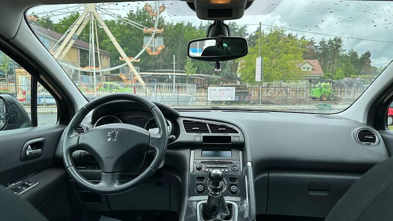 Peugeot 3008 (2010) 2.0HDi 110kW*Premium*Alu*Pano* - fotka 21 z 24