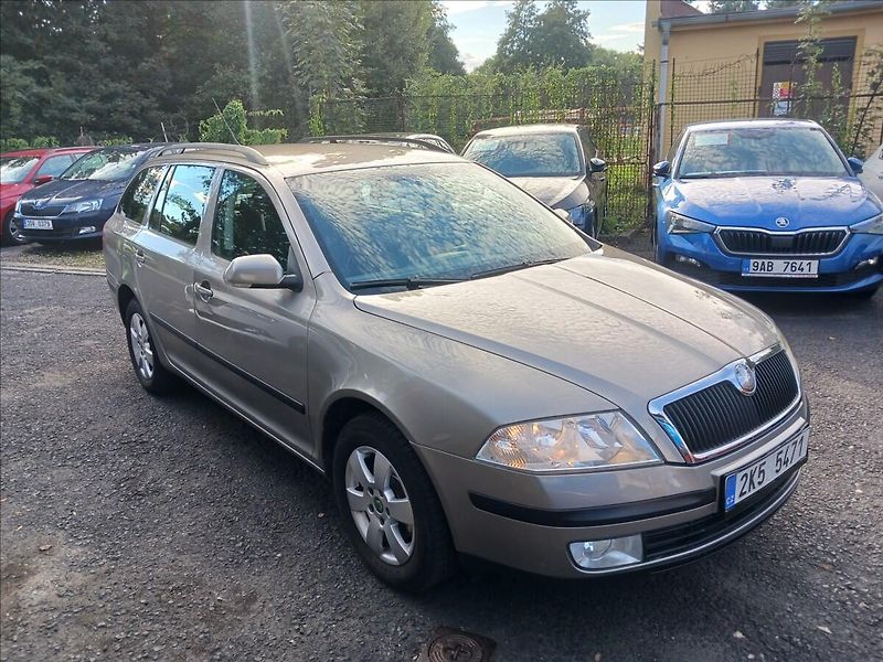 Škoda Octavia 1,9 1,9 TDI 77Kw KOMBI - fotka 9 z 15
