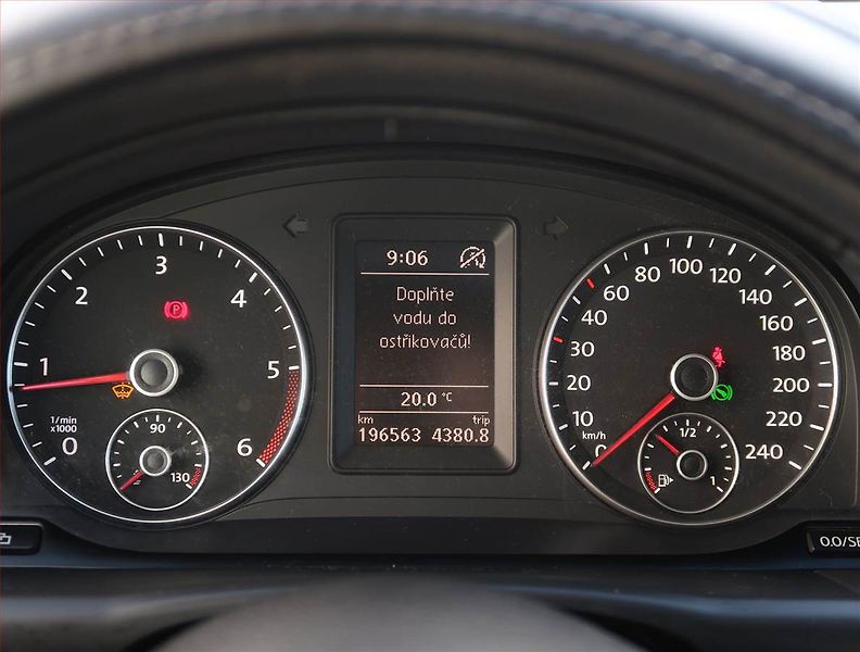 Volkswagen Touran (2012) Comfortline 1.6 TDI, Automat - fotka 11 z 19