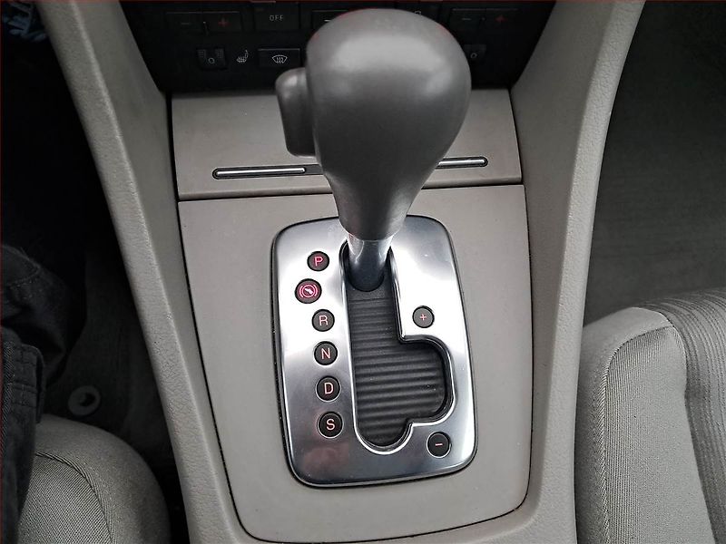 Audi A4 (2005) 2.0 TDI, Automat, nová STK - fotka 13 z 17