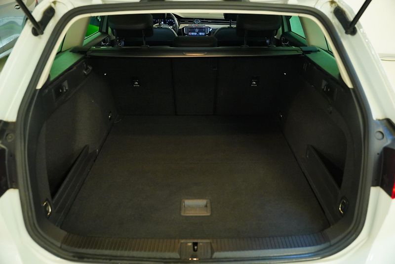Volkswagen Passat - fotka 28 z 28