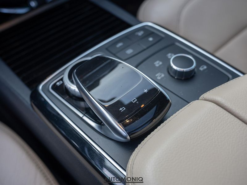 Mercedes-Benz GLS (2016) 350d 4Matic 7Miest, Pano, H&K - fotka 7 z 21