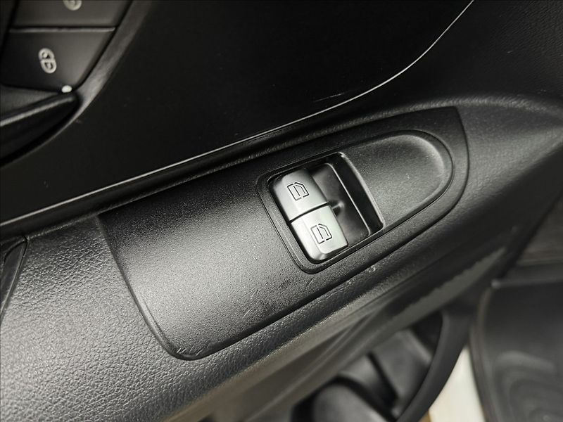 Mercedes-Benz Vito 1,8 LONG LED DPH VÝHŘEV KAMERA - fotka 27 z 44
