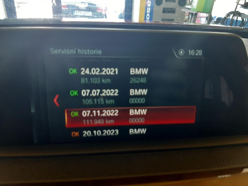 BMW Řada 3 318d Cobi NAVI LED - fotka 16 z 30