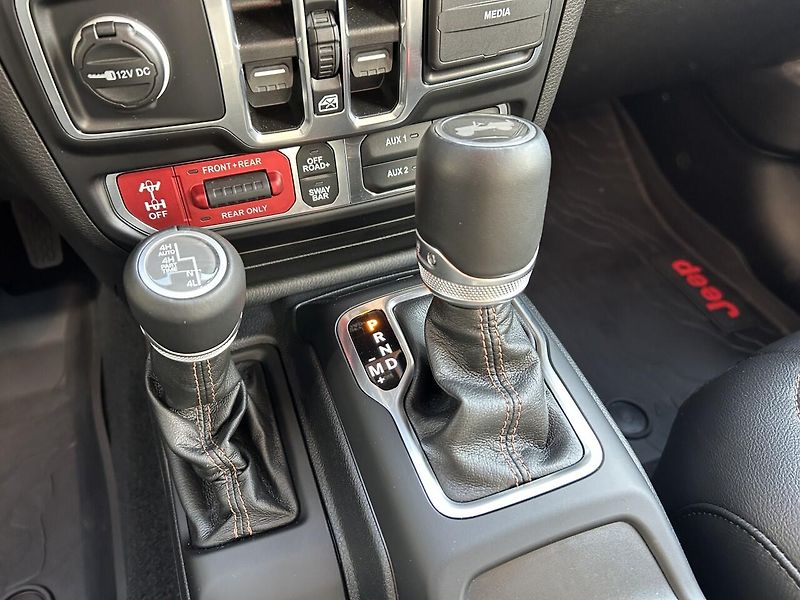 Jeep Wrangler Unlimited Rubicon 392 V8 - fotka 23 z 35