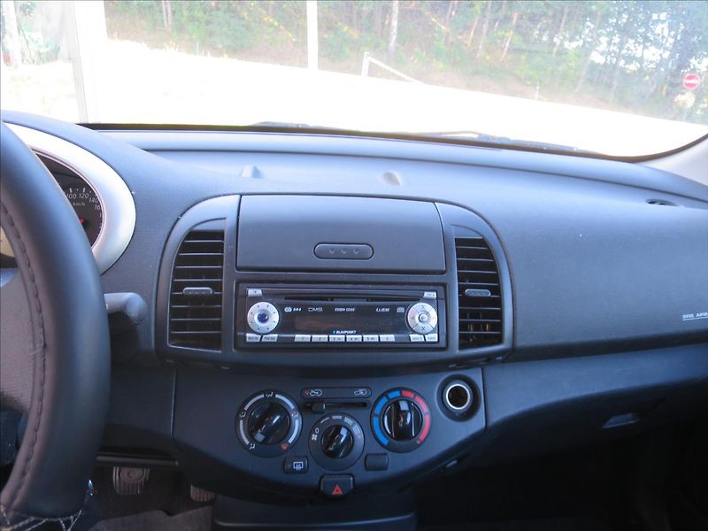 Nissan Micra 1,2  i - fotka 10 z 14
