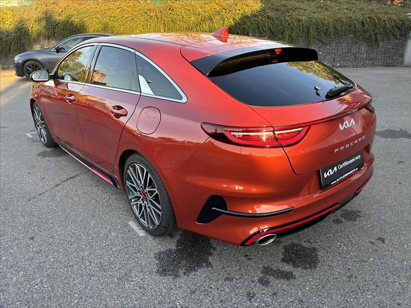Kia ProCeed 1,6 TGDi 150kW AT GT ZÁRUKA - fotka 3 z 52