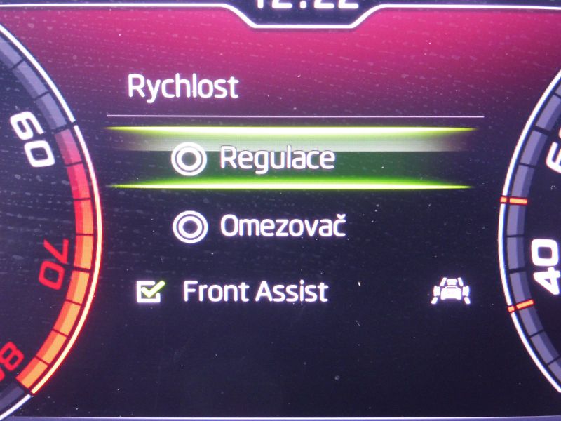 Škoda Karoq (2019) SportLine 1,5 TSI 110kW - fotka 17 z 29