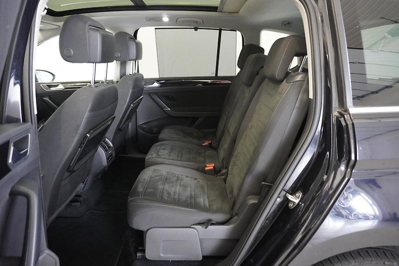 Volkswagen Touran (2017) TOURAN  2,0 TDI HIGHLINE AUT. - fotka 18 z 45