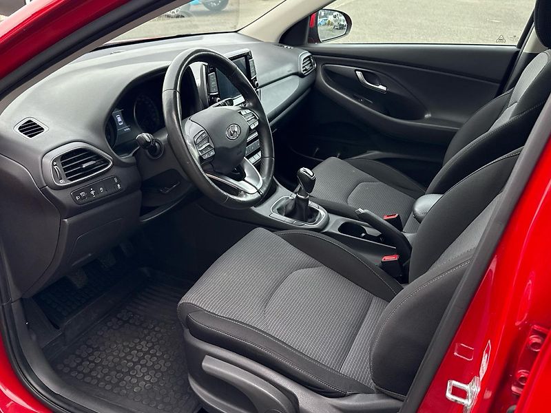 Hyundai i30 Family Comfort - fotka 6 z 25