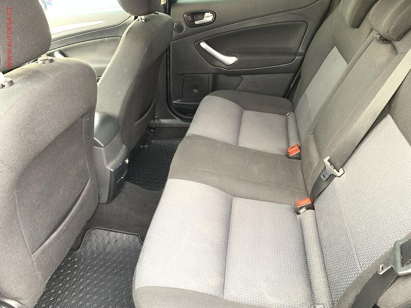 Ford Mondeo (2008) 1.6i, AC, park.asist - fotka 10 z 18
