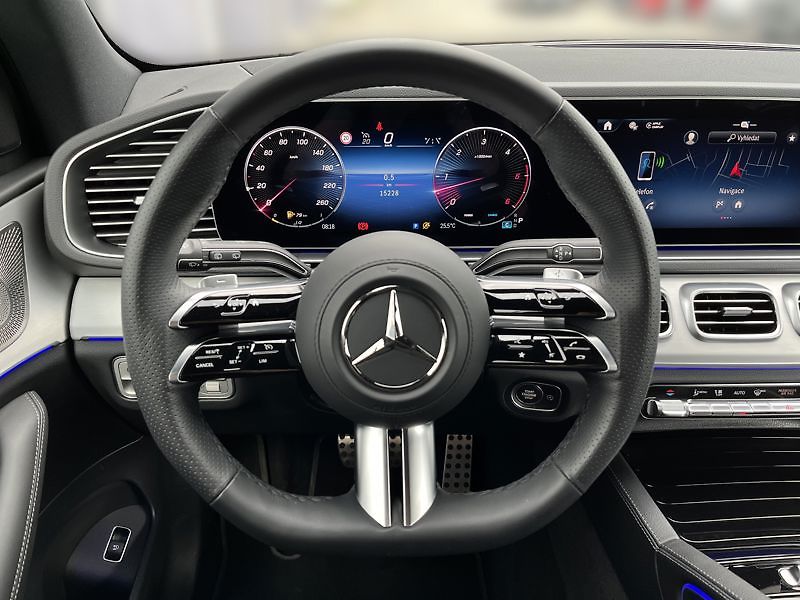 Mercedes-Benz GLE 450d 4MATIC AMG Line Airmatic - fotka 11 z 21