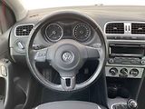 Volkswagen Polo (2014) 1.6 TDi, Life, park.asist - náhled 11