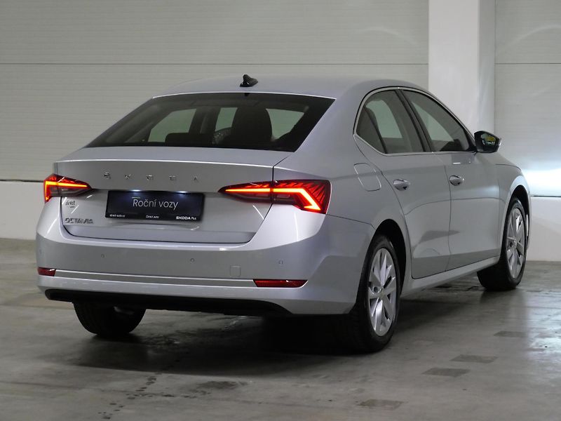 Škoda Octavia - fotka 2 z 25