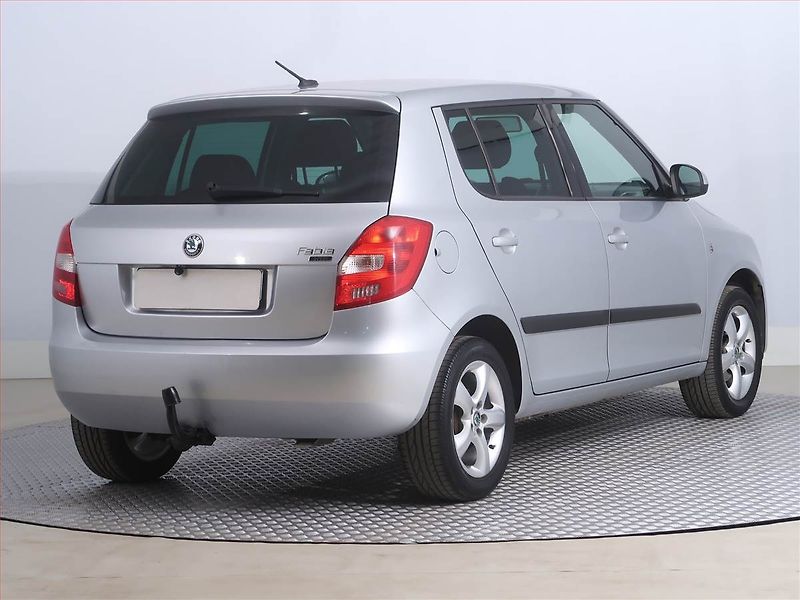 Škoda Fabia (2009) 1.2, Park. senzory - fotka 5 z 17