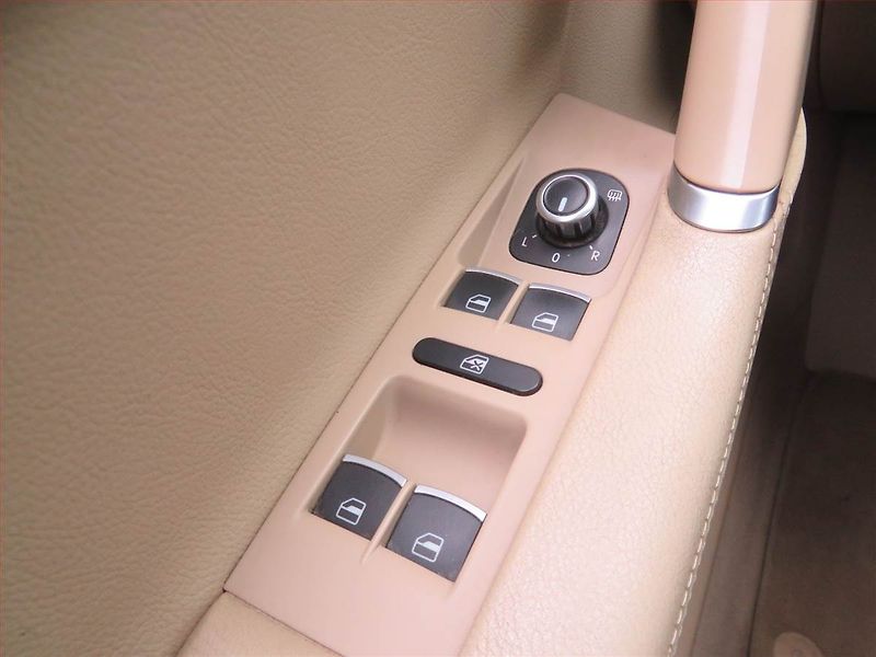 Volkswagen Passat (2013) 2.0 TDI, Navi, Tempomat - fotka 16 z 16