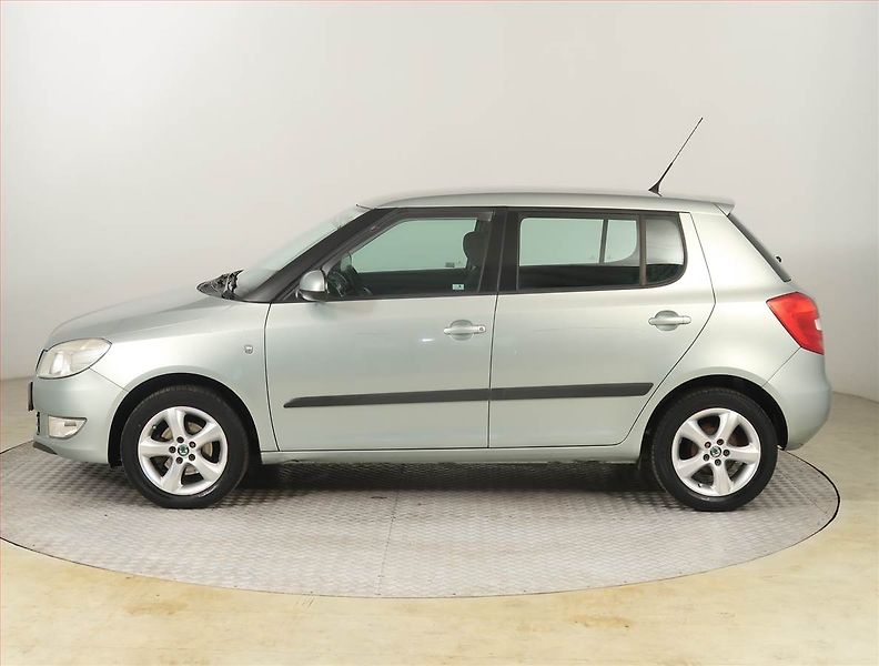 Škoda Fabia (2011) Elegance 1.2 TSI, Tempomat - fotka 3 z 16