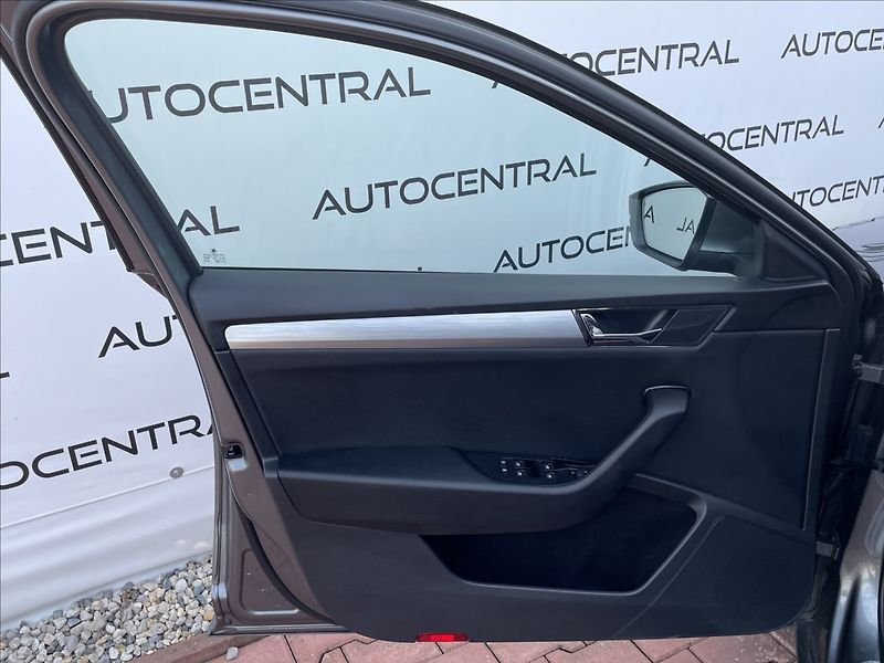 Škoda Superb 2,0 TDI DSG 110kw zachovalé,se - fotka 22 z 25