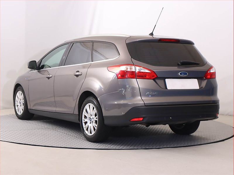 Ford Focus (2013) 1.6 TDCi, Serv.kniha, nová STK - fotka 4 z 16