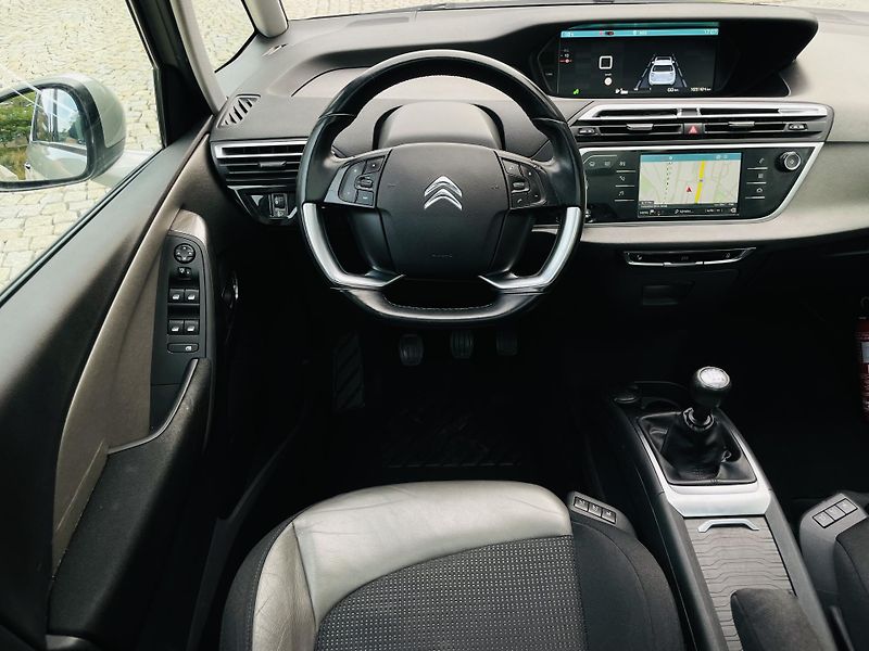 Citroën Grand C4 Picasso 2.0HDi MAN 7MÍST KAMERA TAŽNÉ - fotka 28 z 45