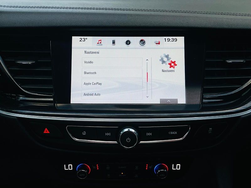 Opel Insignia 2.0CDTi KAMERA SERVISKA TAŽNÉ - fotka 39 z 55