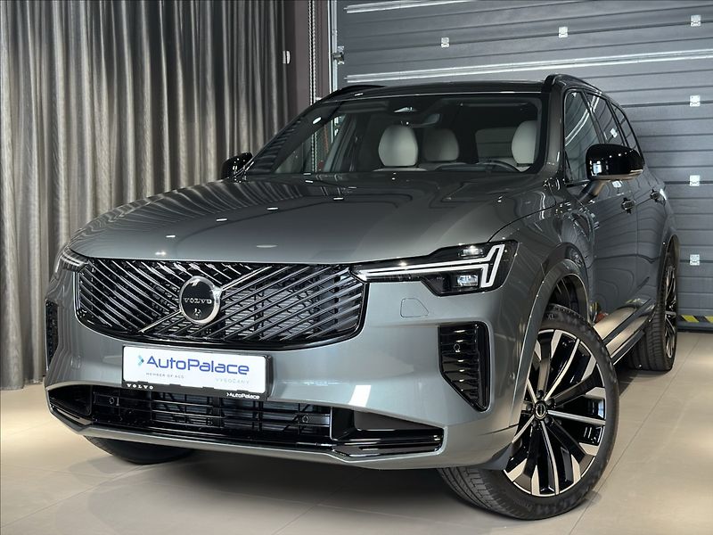 Volvo XC90 (2026) 2,0 T8  Plus Dark - fotka 1 z 37