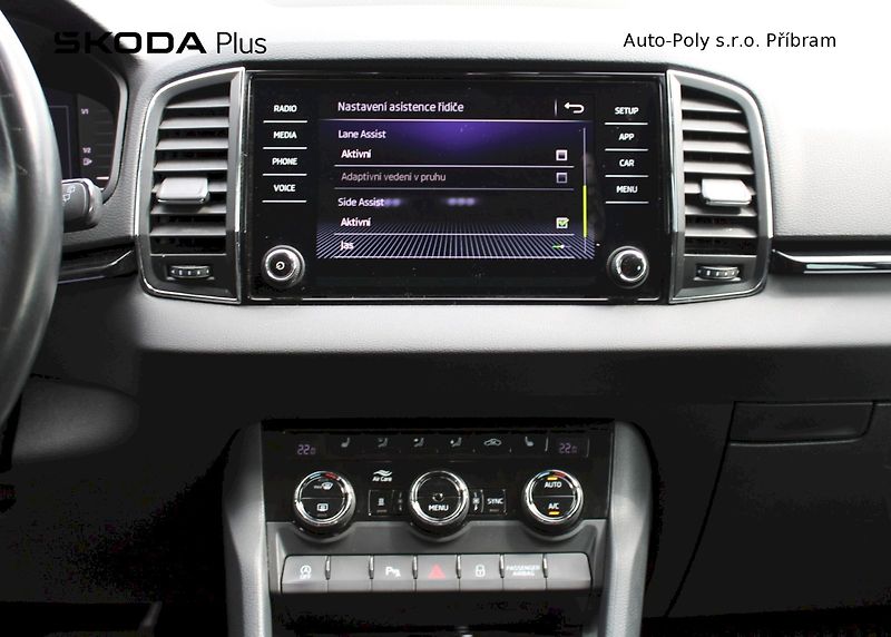 Škoda Karoq (2019) Scout 2.0TDI / 140kW 4x4 7°DSG - fotka 16 z 24