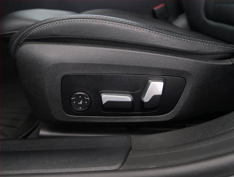 BMW i4 (2022) M50, SoH 88% - fotka 29 z 34