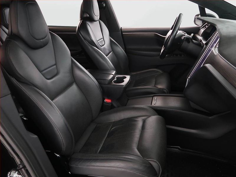 Tesla Model X (2016) 90D, SoH 84% - fotka 9 z 28