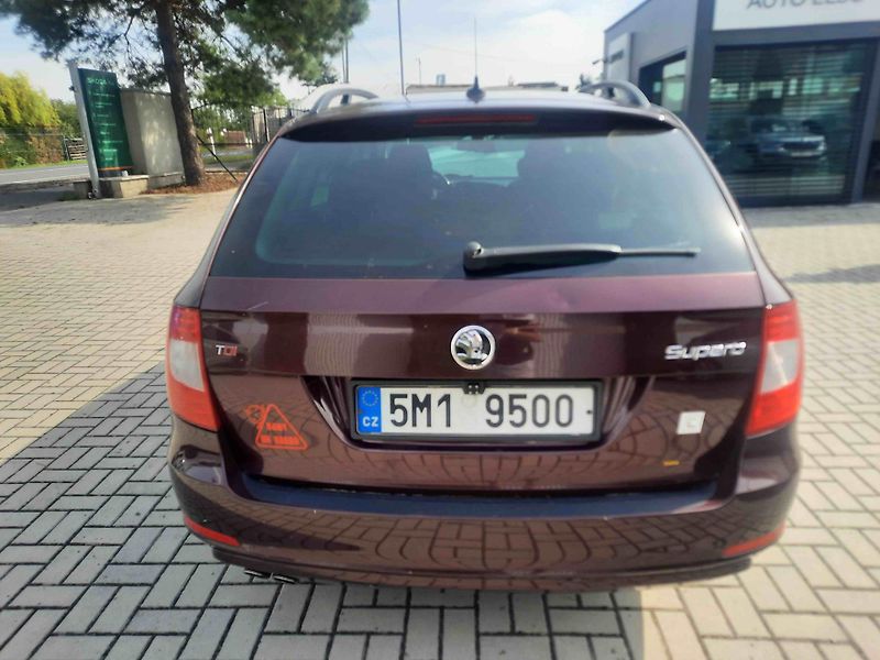 Škoda Superb (2010) 2.0 TDI MECHATRONIKA ZÁVADA - fotka 4 z 8