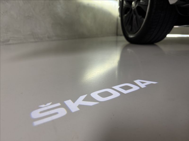 Škoda Karoq 2,0 TDi  Sportline LED Virtual - fotka 46 z 47