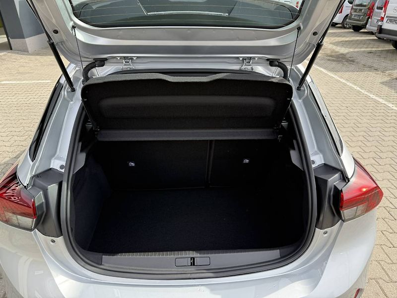 Opel Corsa Edition 1.2 TURBO (74kW/100k) - fotka 19 z 22