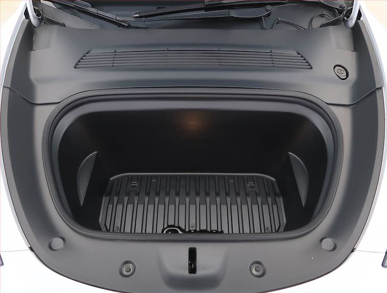 Tesla Model Y (2022) Long Range AWD 79kWh, SoH 89% - fotka 15 z 33