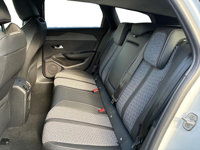 Peugeot 308 (2026) ALLURE Hybrid 145 e-DCS6      - fotka 13 z 15
