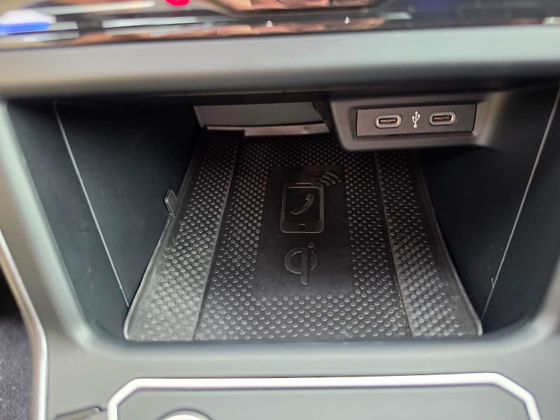 Volkswagen Polo GTI 2.0TSI DSG 152kW DPH 1.Maj - fotka 17 z 22