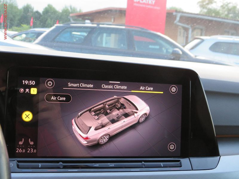 Volkswagen Golf (2020) 2.0 TDi, ČR, Life - fotka 22 z 44