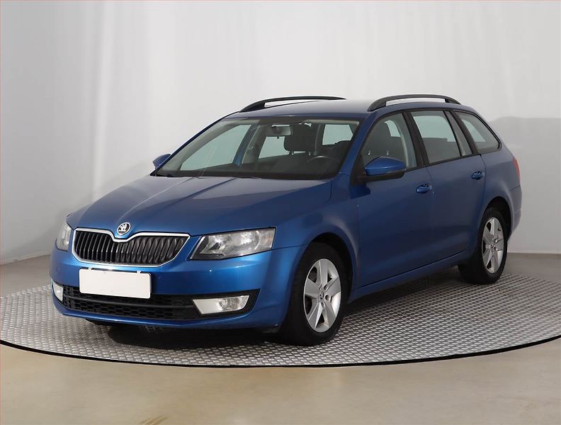 Škoda Octavia (2015) Ambition 1.6 TDI, Tempomat - fotka 2 z 15