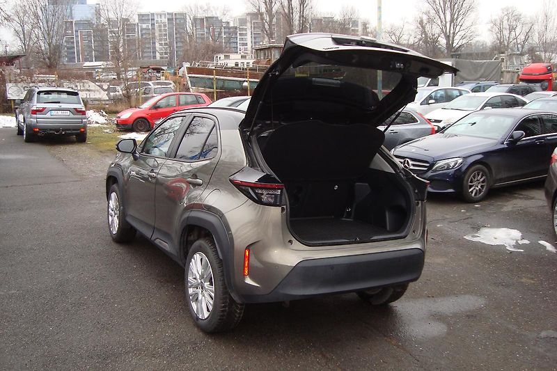 Toyota Yaris Cross (2024) 1.5 Hybrid,ČR,1.Maj.Exetucive - fotka 11 z 83