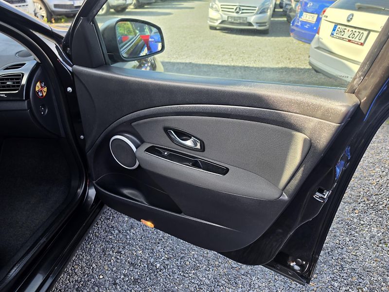 Renault Fluence 1.6 16V Park Senzor  - fotka 10 z 29