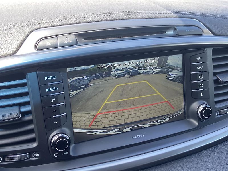 Kia Sorento 2.2 CRDi 147kW AT AWD Premium - fotka 19 z 25