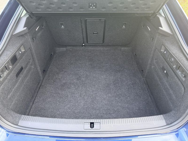 Škoda Superb (2023) 2,0tdi 147kw L&K 4x4 DSG - fotka 16 z 80
