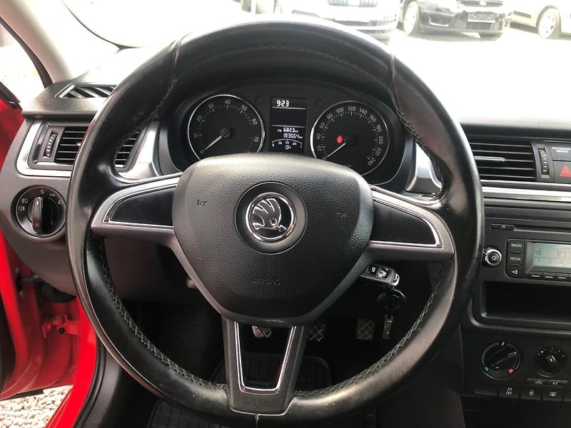 Škoda Rapid (2014) 1.2 TSI Tažné NOVA STK - fotka 9 z 27