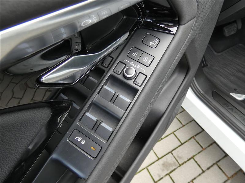 Land Rover Range Rover Evoque 2,0 D165 S, 2.Maj,DPH - fotka 15 z 37