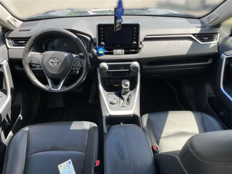 Toyota RAV4 (2022) 2.0 Hybrid e-CVT 4WD AT Execut - fotka 5 z 6