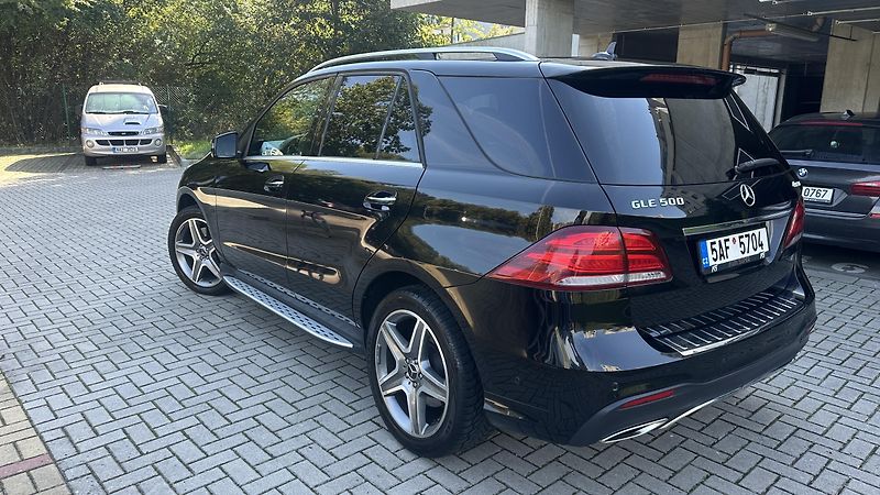 Mercedes-Benz GLE (2016) - fotka 5 z 26