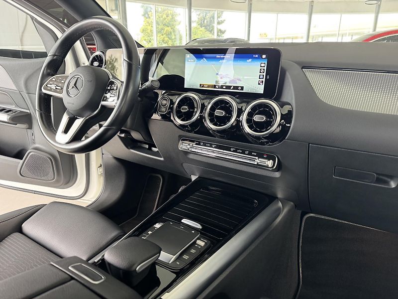 Mercedes-Benz Třídy B 220d 140kW*AT8*LED*Kůže*DPH - fotka 14 z 36