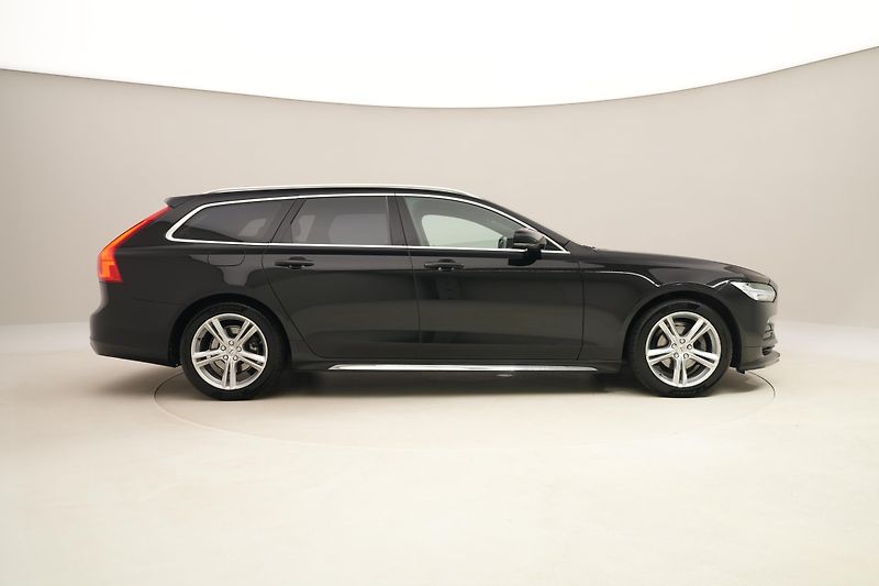 Volvo V90 D4 MOMENTUM AUT  - fotka 13 z 42